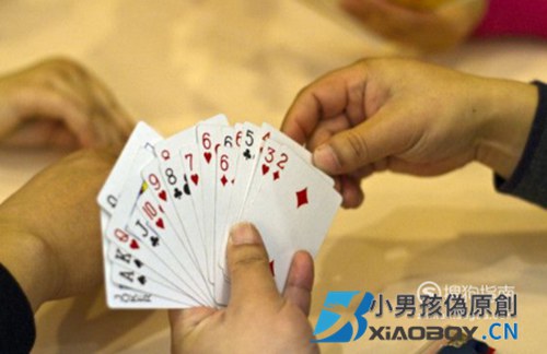 扑克争上游基本玩法