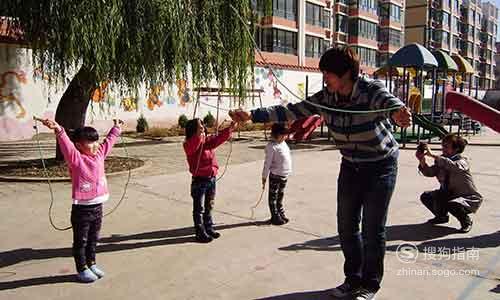 怎样教孩子学跳绳