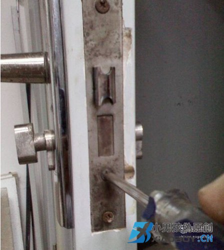 门锁的锁芯、锁体更换图解
