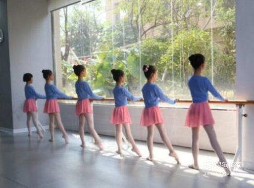 小孩几岁可以学芭蕾舞
