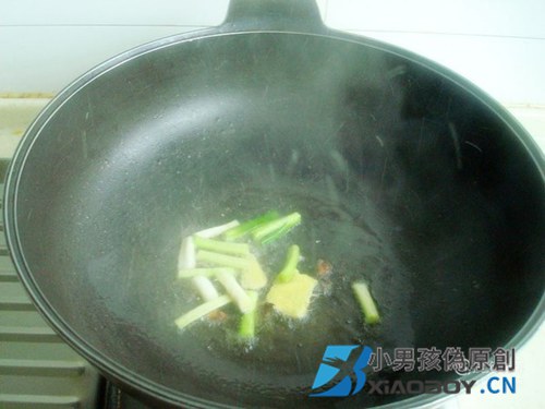 每日一食：热气腾腾的『黑白菜宽粉炖腐竹』
