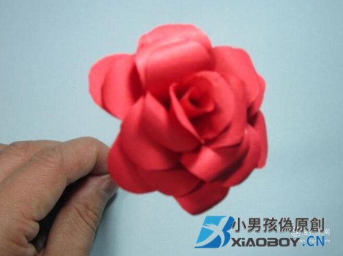 如何手工折出漂亮的玫瑰花？