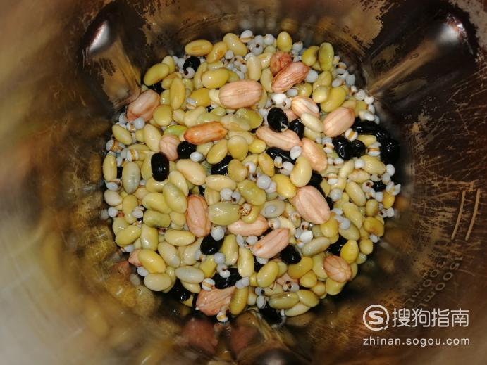 薏米花生黄豆黑豆芝麻五谷豆浆的做法