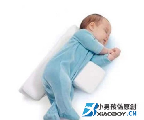 新生儿几种睡姿，睡出宝宝好头型。