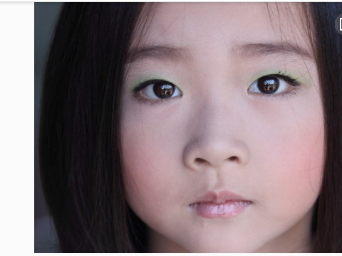 女人有好的鼻子和脸蛋