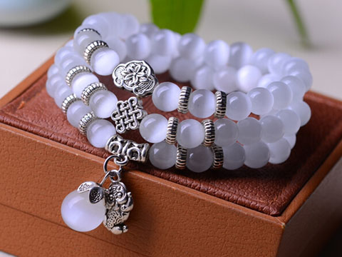 月光石和猫眼石有什么区别