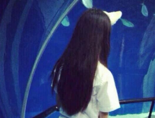 一个漂亮的五字女孩