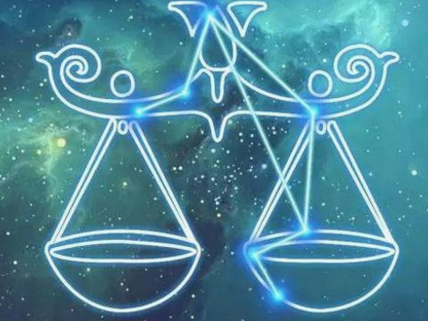 被成功男人吸引的星座女孩