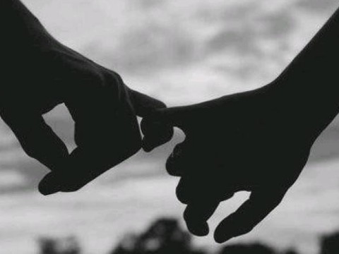 82年的狗男和85年的牛女在一起幸福吗？