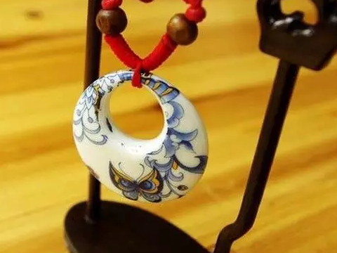 凤凰的一生是什么时候出生的