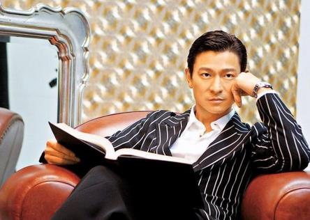 坐姿看性格的命运