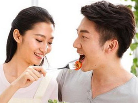 生日不能掩盖他的婚姻状况