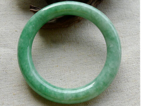 天河石和翡翠的区别