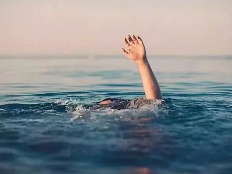 梦见溺水被救起