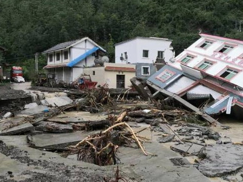梦见房子被大水冲塌