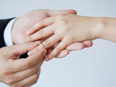 98年的虎和2001的蛇能结婚吗 虎和蛇合不合