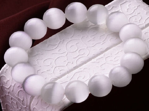 猫眼石的作用以及鉴定真假的方法