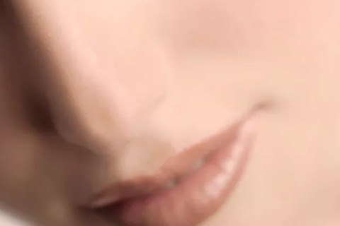 婚姻不好的女人的鼻子