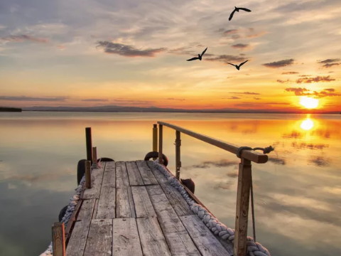 墙上的泥土和山上的火匹配吗