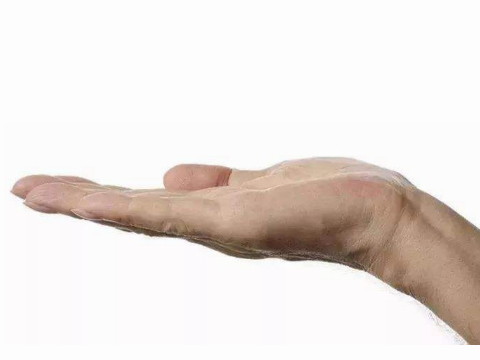 一个有着M形手掌的女人怎么样