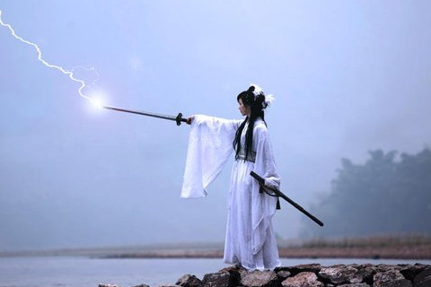 女人脖子有痣有什么好