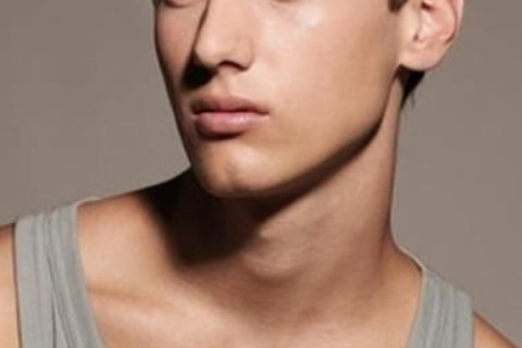 一个高脸高鼻男人的命运