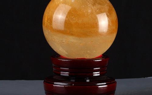 吸引财富的水晶是什么