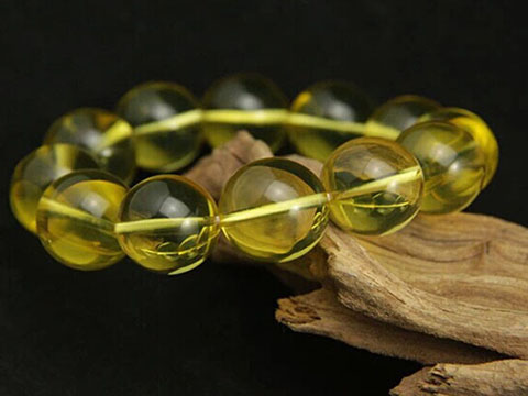 天然琥珀的功效以及鉴定真假的方法