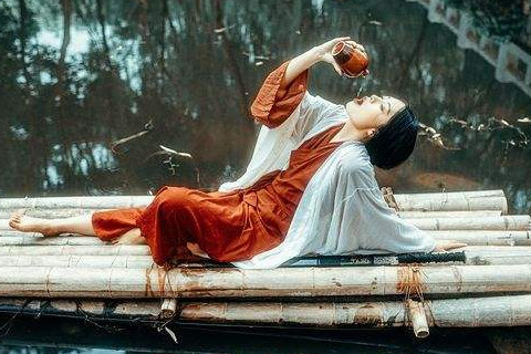 属兔人和属蛇人在一起合作是好的吗