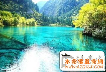 羌族“九寨沟”有着怎样秀美的风景