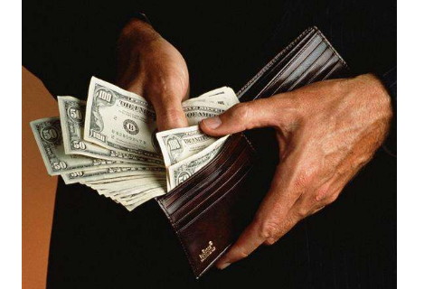 八字测验偏向财富。哪个八字女对财富有偏见