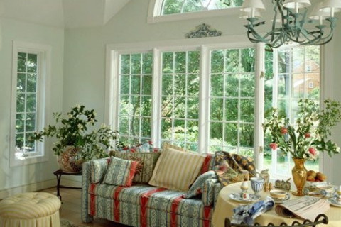 我建议你这样装饰客厅。风水会让你保持富有。