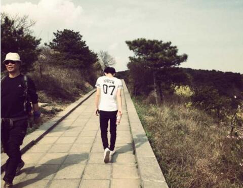 男孩的七个字符的屏幕名称是悲伤的