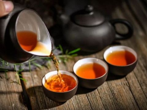 梦见泡茶招待客人